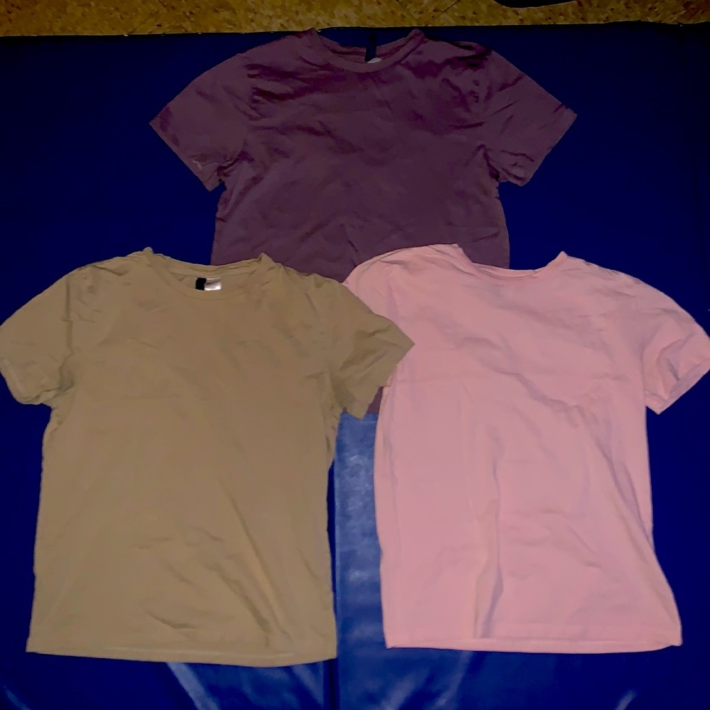 3 different color tees